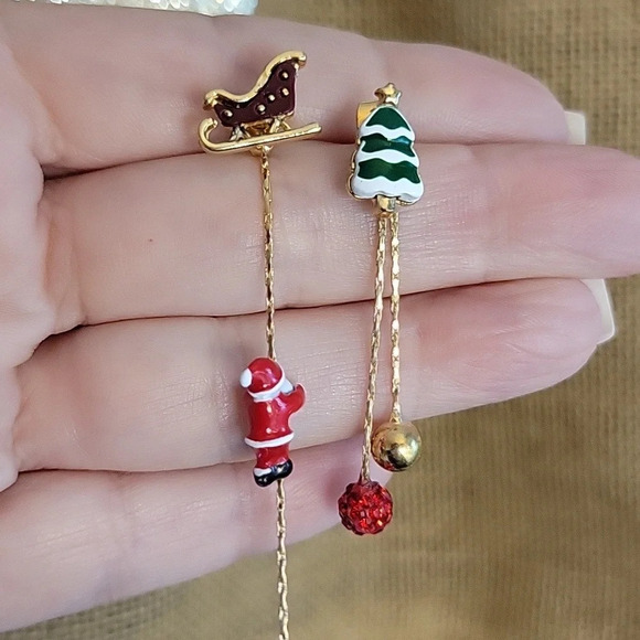Ear Envy Jewelry - ADORABLE FRONT/BACK SANTA EARRINGS